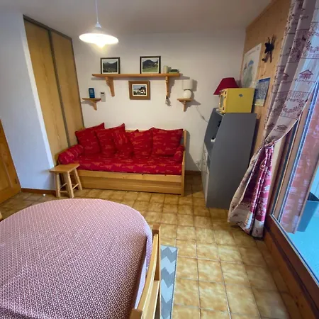A Petit-chatel Avec Animaux Admis - Fr-1-693-15 דירה